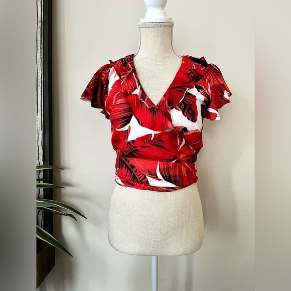 Banjul Red Tropical Banana Leaf Cropped Wrap Top size Medium - Picture 1 of 7